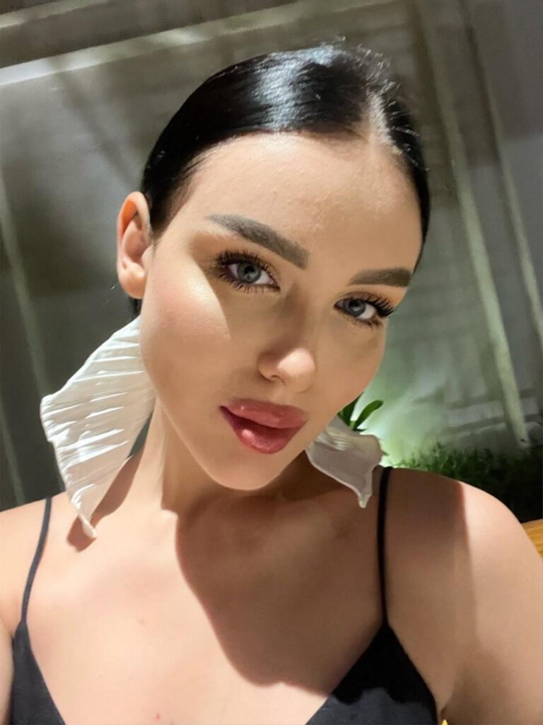 Московская эскортница