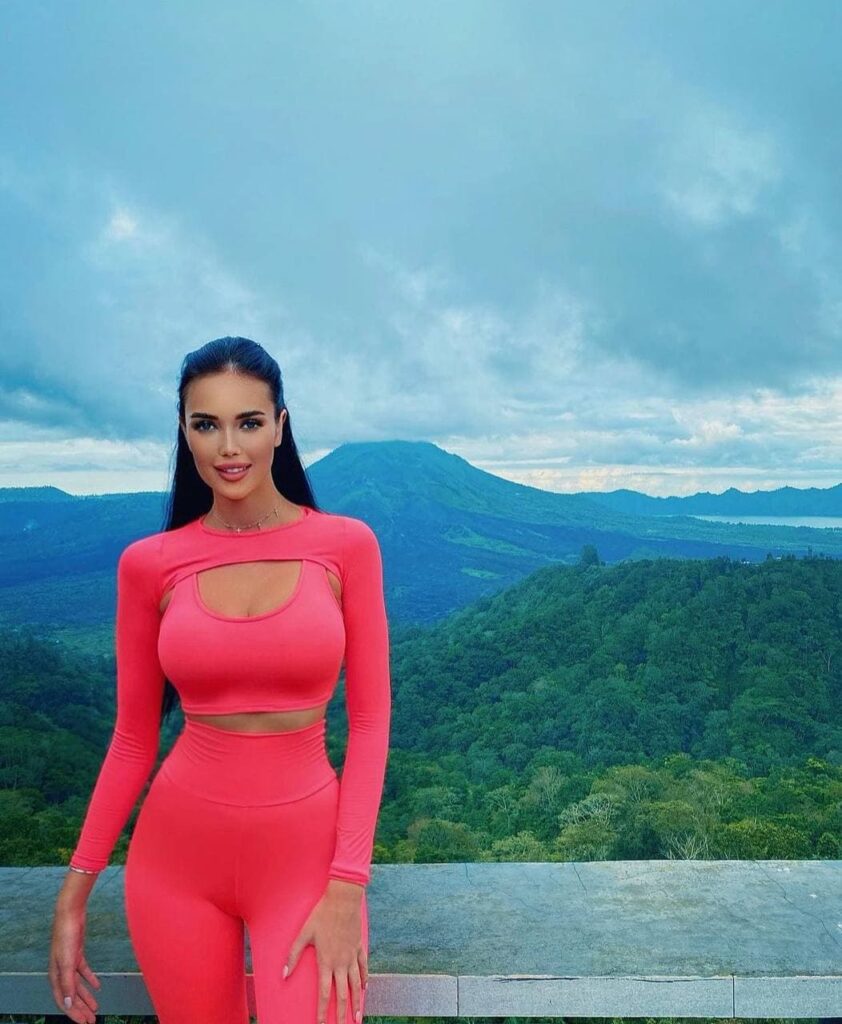 Московская эскортница