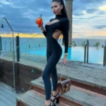 Эскорт-модель