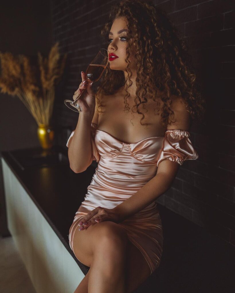 Девушка на час