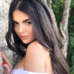 Эскорт-модель