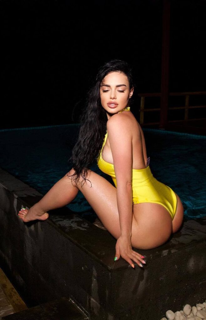 Девушка эскорт