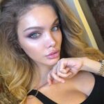 Эскорт-модель