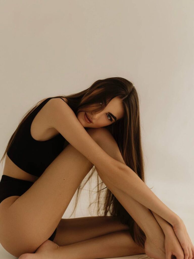 Эскортница