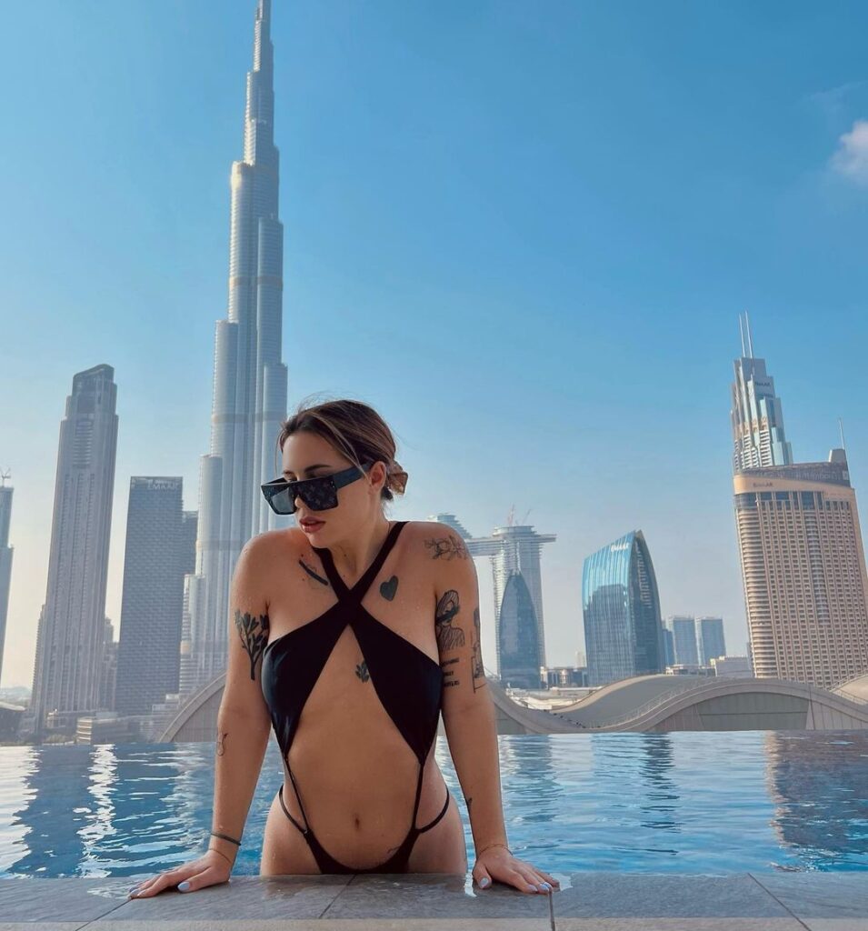 Девушка эскорт