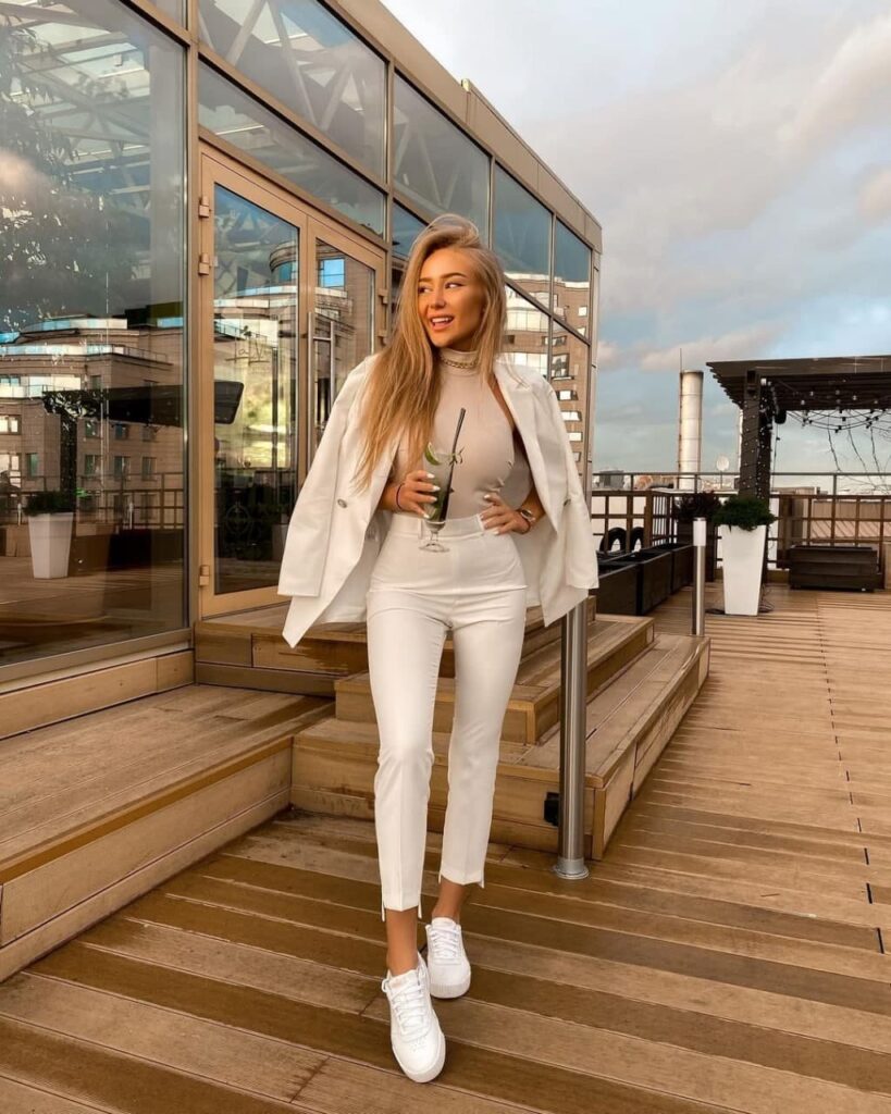 Девушка эскорт