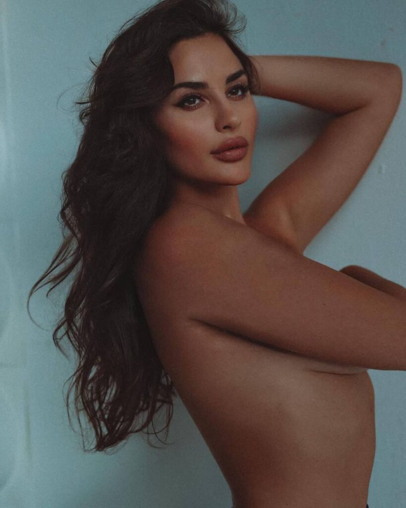 Девушка на час