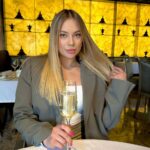 Девушка на час