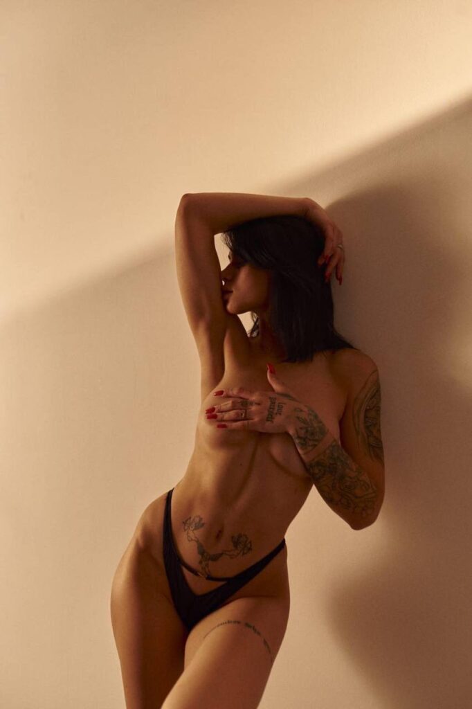 Девушка на час