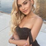 Эскорт-модель