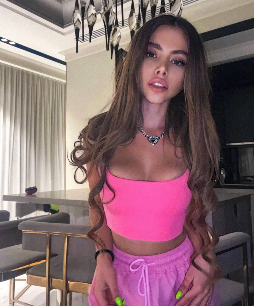 Московская эскортница