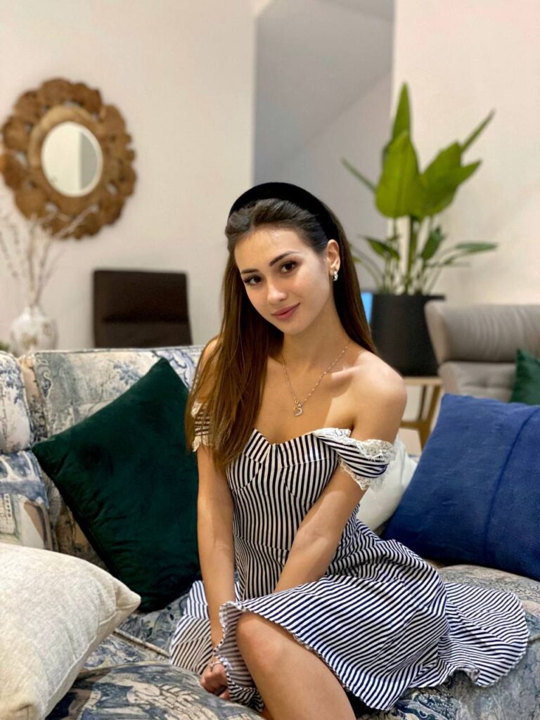 Московская эскортница