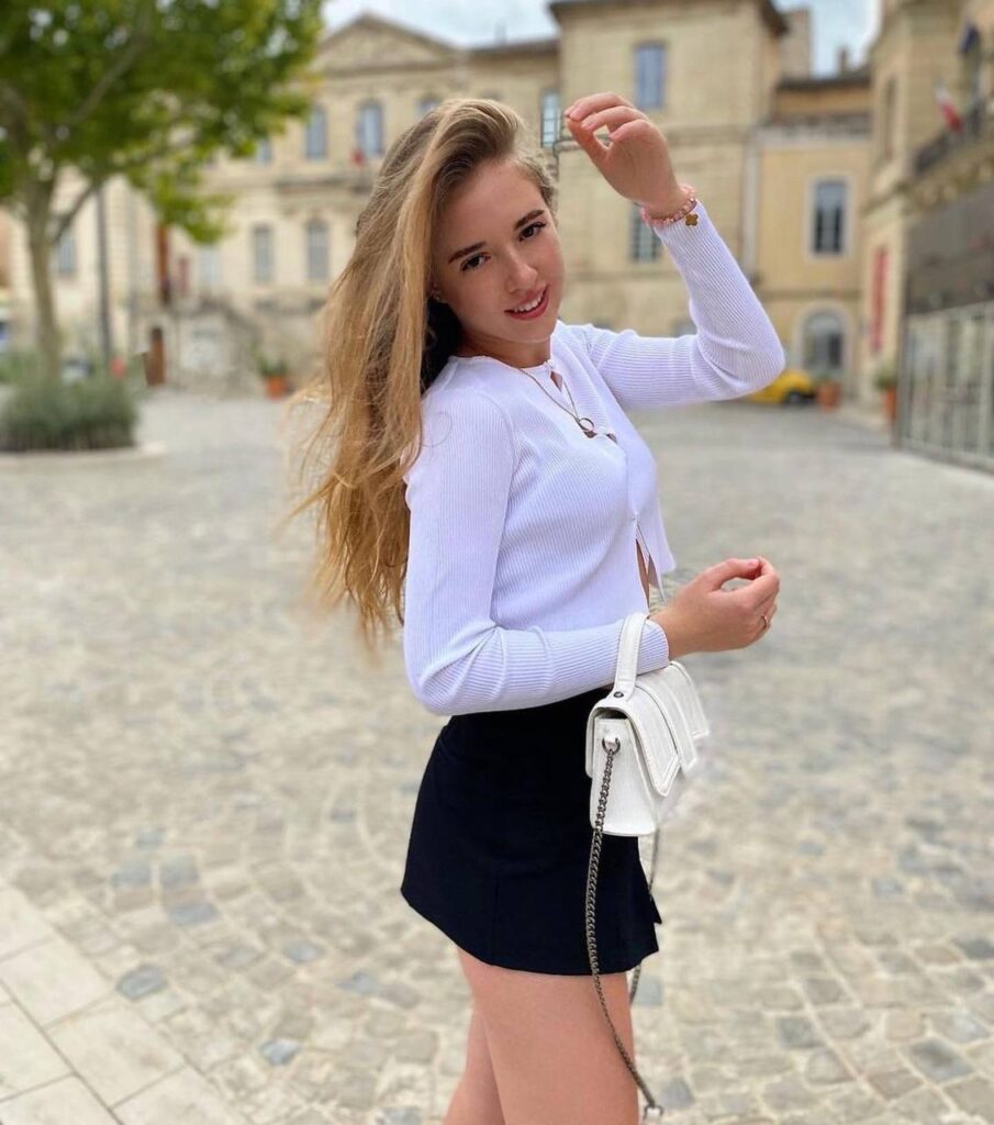 Эскорт-модель