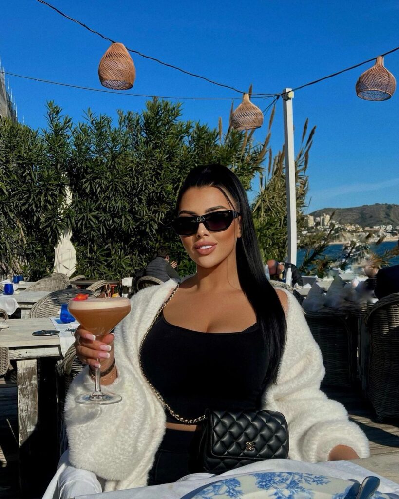 Девушка на час