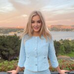 Девушка эскорт