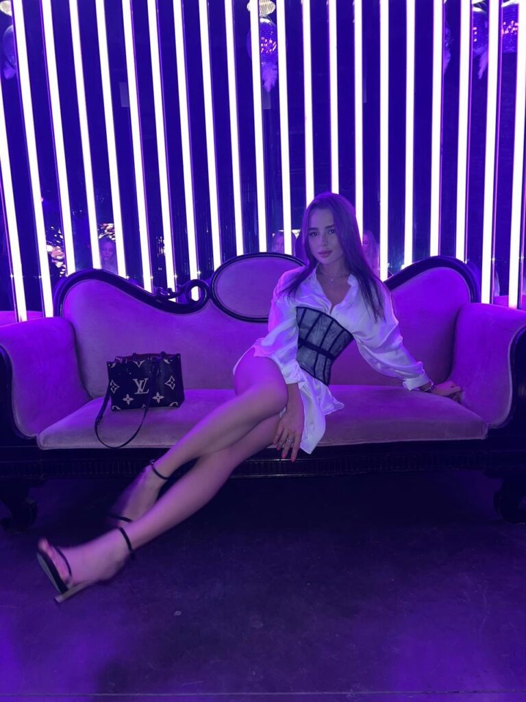 Московская эскортница