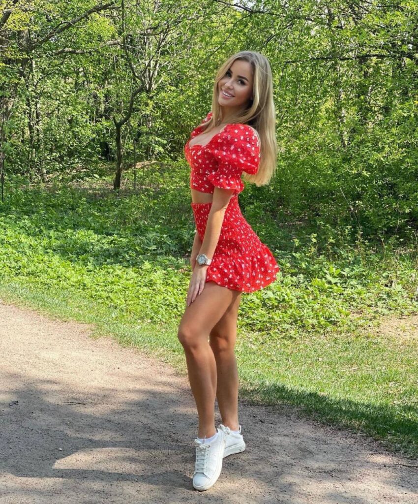 Девушка эскорт